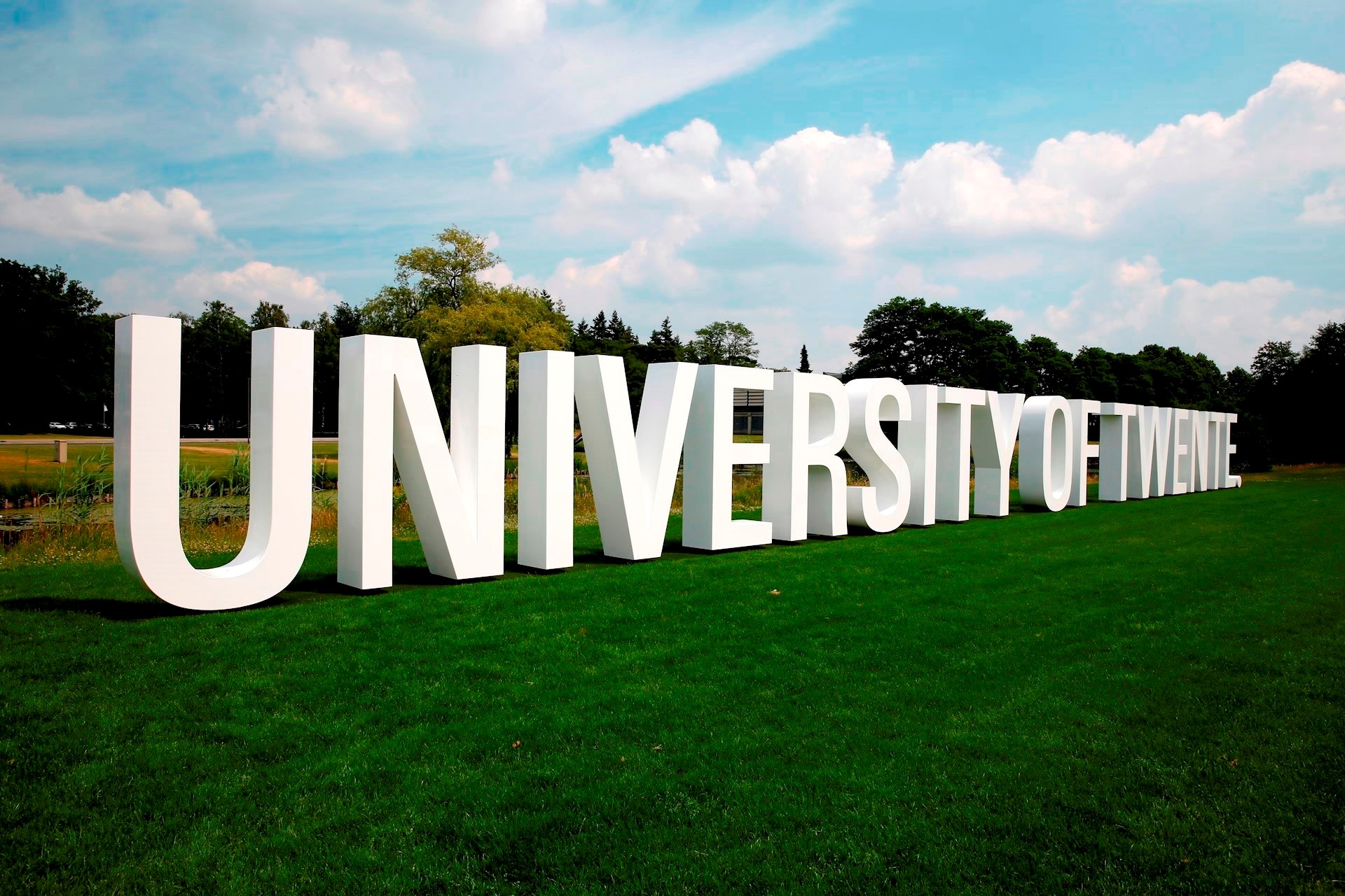 Promotieonderzoek naar het relationeel handelen van begeleiders van organisatieverandering